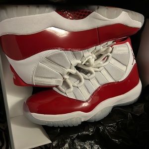 Brand new Jordan 11 Cherry 2022 ds